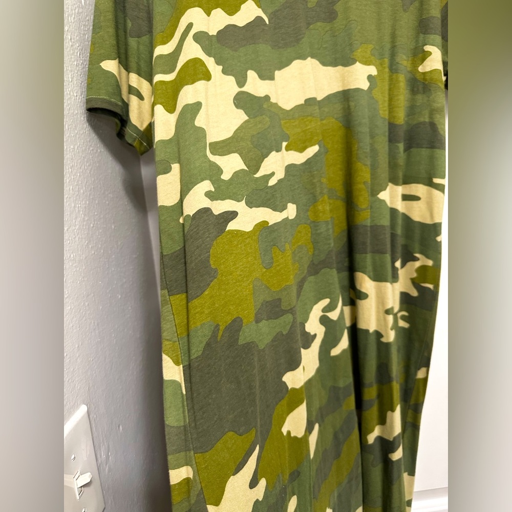 🌻4 for $15 
J.crew t-shirt dress